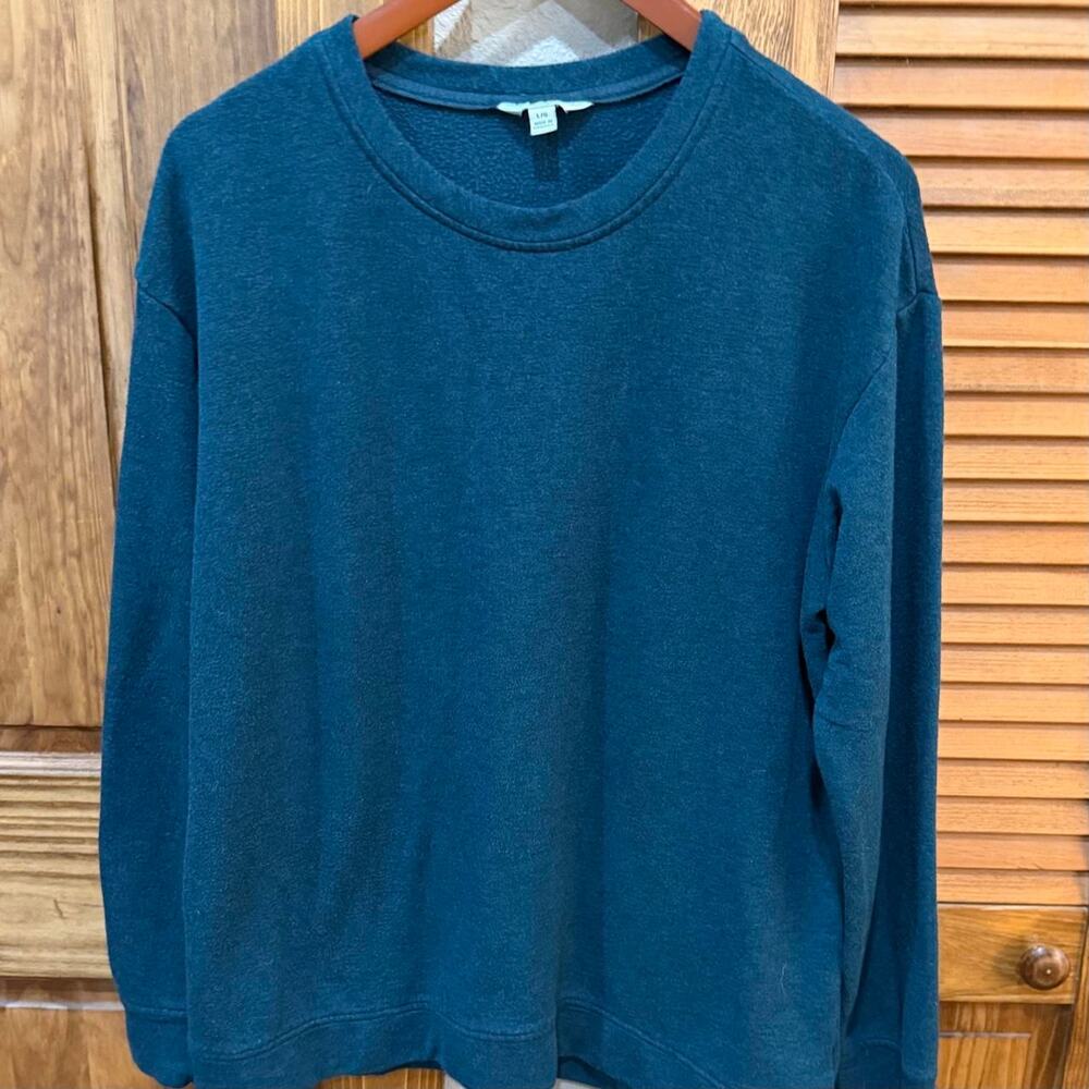 Green crewneck sweatshirt